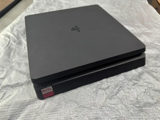 Ps4 slim 1tb 
