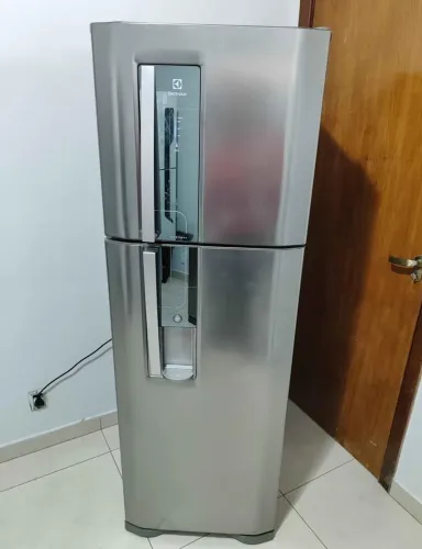Geladeira Electrolux inox froost free 402 litros 