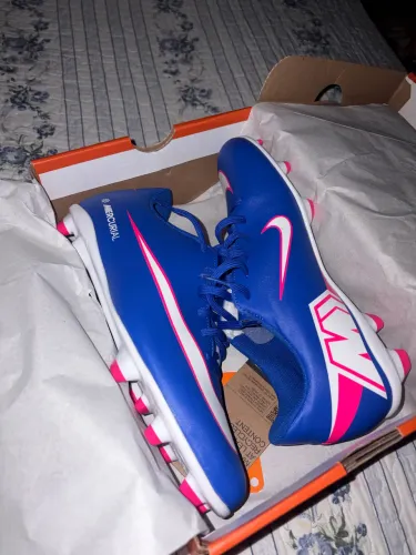 Chuteira Nike Vapor 16 Club tamanho 40