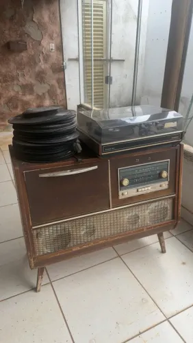 RADIOLA ANTIGA VINTAGEM - PEÇA DE COLEÇÃO / RESTAURAÇÃO