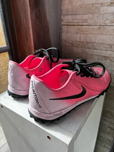 Chuteira Society Nike Phantom