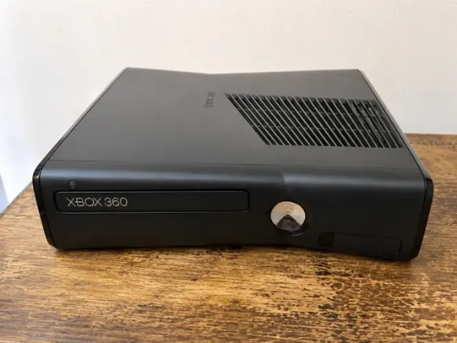 Xbox 360 Slim 500GB + Kinect + Headset | Vários Jogos Instalados
