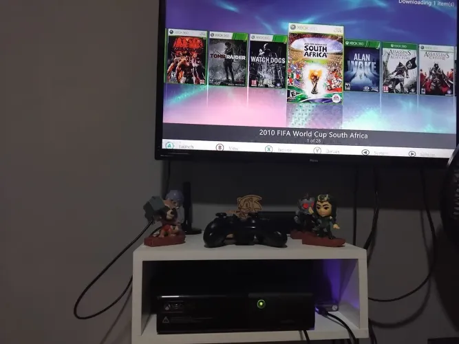 Xbox 360 Super Slim com Kinect desbloqueado e Rodando o Aurora