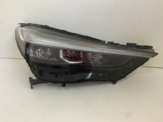 Farol Honda HRV 2022 Á 2025 Lado Direito (Friso Da Lâmpada Prata)