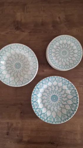 Conjunto de Pratos e xícaras