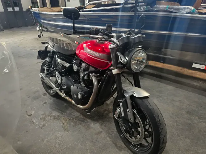 Triumph speed twin 1200 clássica