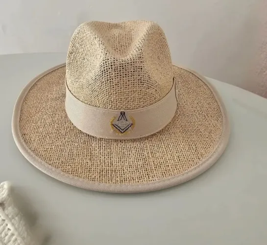 Chapéu de palha, nunca usado