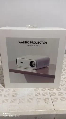 Projetor Wanbo X5 branco seminovo com suporte de teto incluso