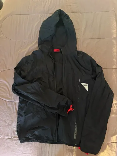 Corta vento HUGO BOSS original