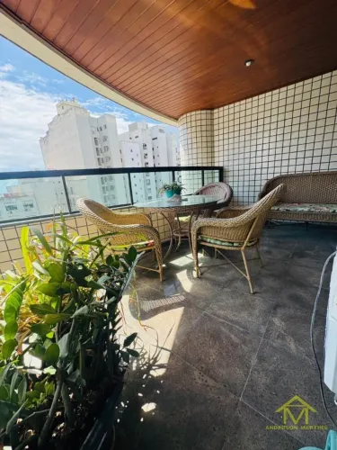 Apartamento com Vista para o Mar em Itapuã: 4 Quartos com Suíte com 205 m²