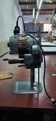 máquina de cortar tecido