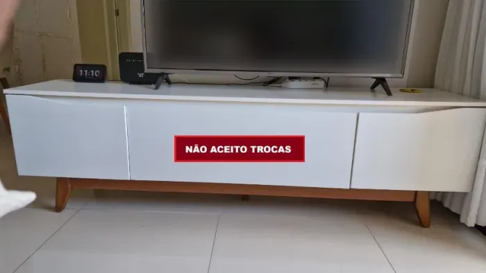 Rack Branco Para TV - 1.85m(L) x 0,54cm(A)