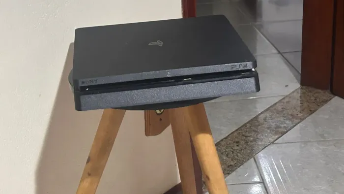 PlayStation 4 Slim 1TB Mídia Fisica.