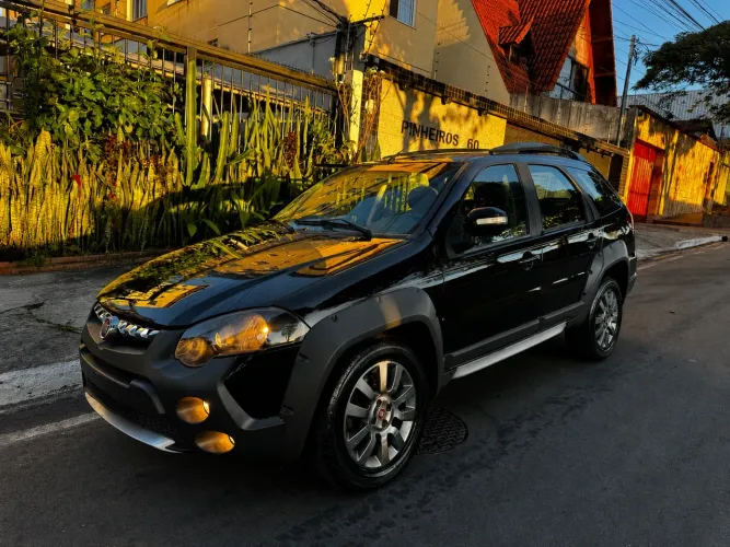 Fiat Palio Weekend Adventure Locker 1.8 Flex 2013