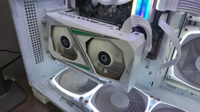 RTX 3060 Ti 8g (branca)