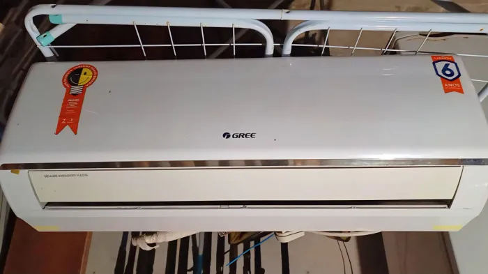 Ar condicionado semi novo 220