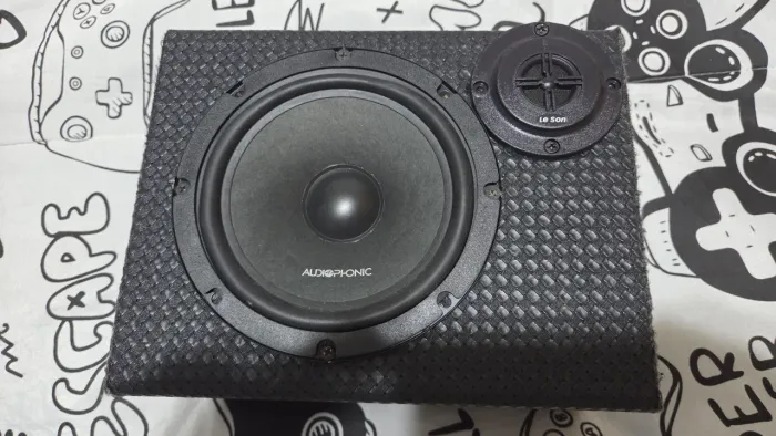 Vendo Caixa de Som AudioPhonic 50rms cada.