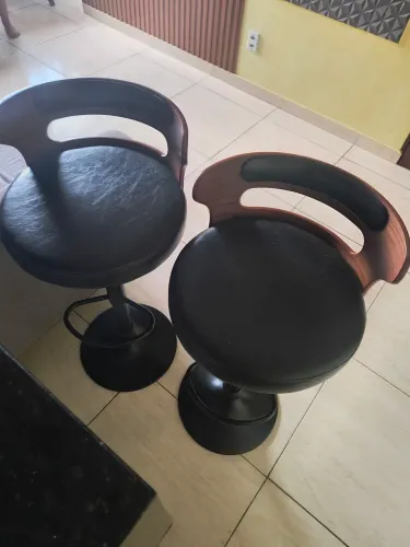 2 banquetas retirar no Village 2 novas 650 as duas