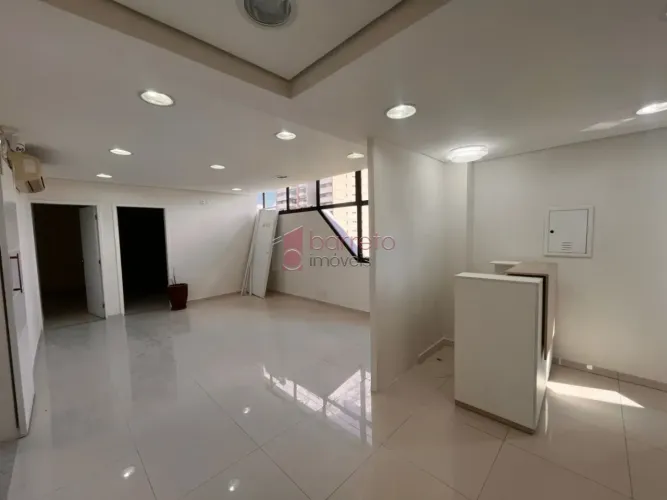 SALA COMERCIAL NO EDIFÍCIO SAINT PIERRE - JUNDIAÍ/SP