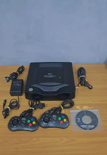 Neo Geo CD C/ 2 Controles 