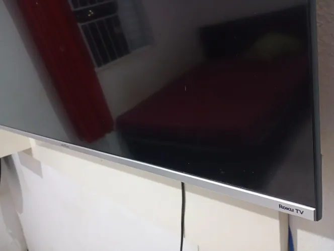 Vendo ou troco uma TV smart 50 polegadas 4K pega uma TV smart menor