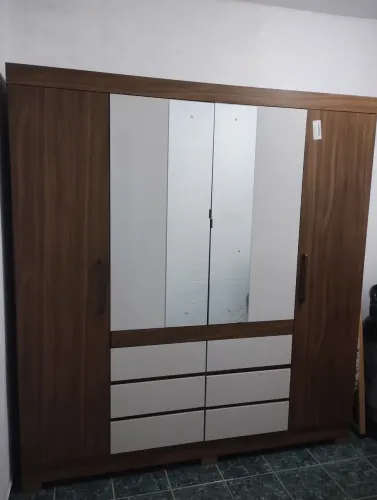 VENDO GUARDA ROUPA