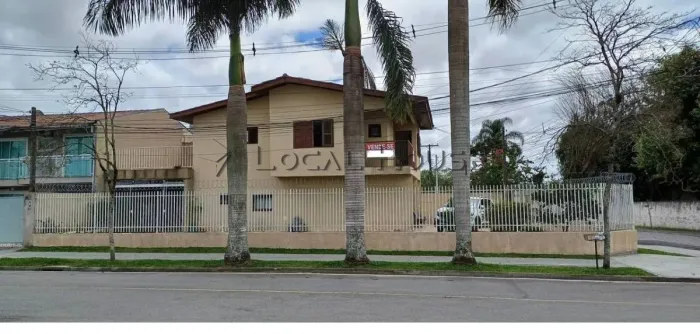 Sobrado à venda em Pinhais, Centro, com 3 quartos, 200m²