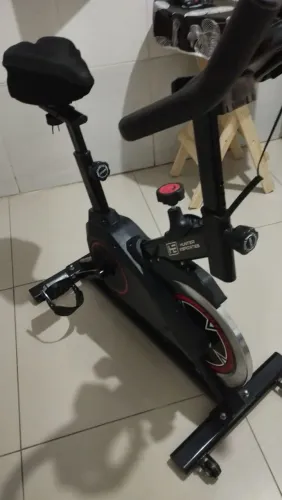 Vendo bicicleta ergométrica muito Nova