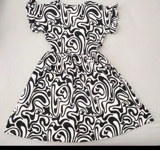 Vestido infantil tamanho 8 estampado em malha preto e branco nunca usado<br>