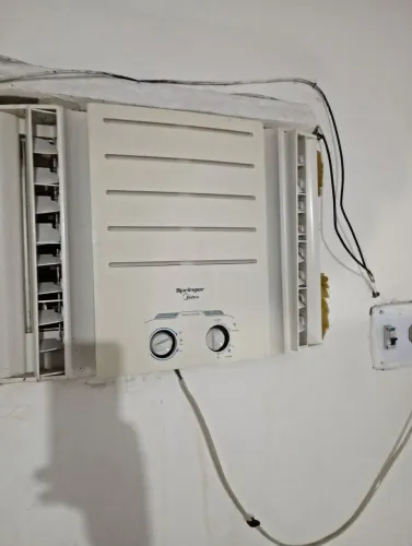 Vendo esse ar-condicionado.7.500 epts.450 reais vido pegar