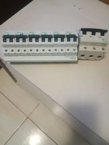 Vendo disjuntor bifásico conpreto 
