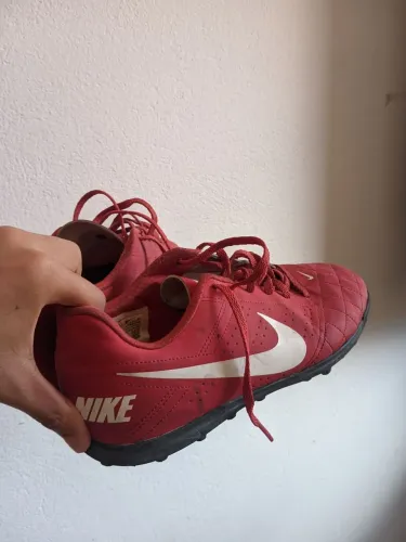 Chuteira de society Nike beco 2