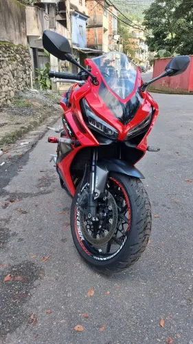 Cbr 650r 2024 pouca usada e impermeável