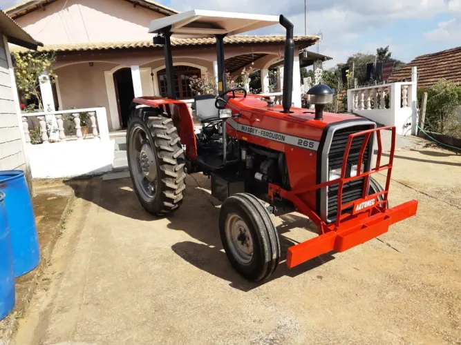 Trator Massey Ferguson 265 , Ibiúna sp .