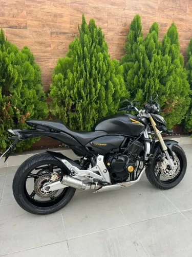 Moto Hornet 600