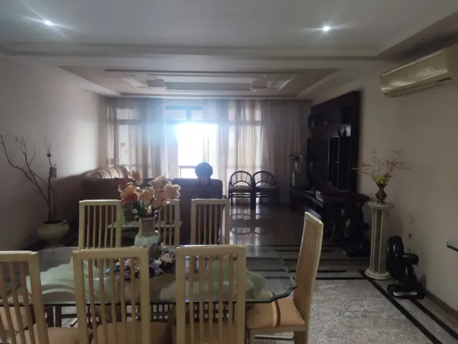 IApartamento de Alto Padrão no Centro com 250 m², 4 Quartos e Mobiliado