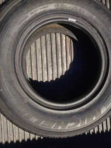 Pneu michelin 205/75/14C