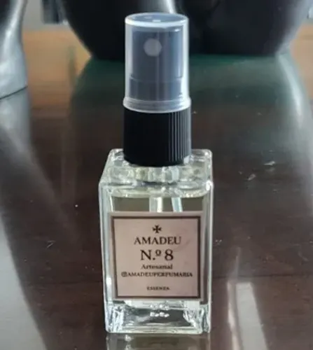 Perfume Artesanal @amadeuperfumaria n° 8 (inspirado 212 Carolina Herrera)