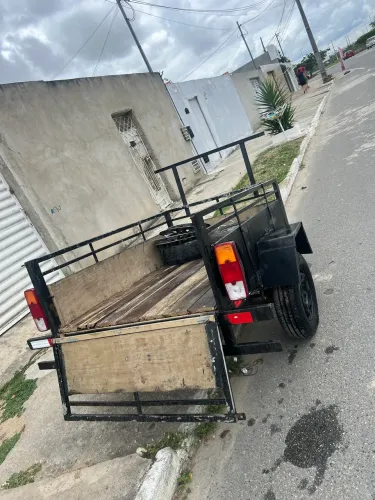 Carretinha reboque para carro em dias para transferir