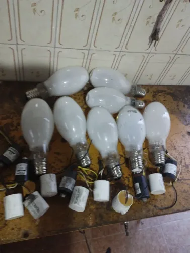 8 Lâmpadas vapor de sódio Osran *(Tudo por 130 reais)
