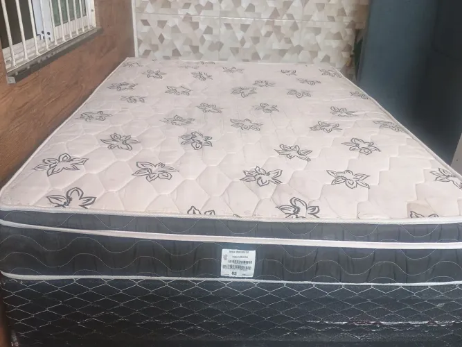 Cama box casal base e o colchão molas ensacadas