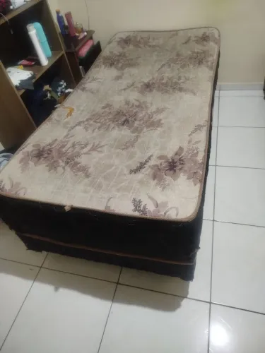 Cama de Solteiro usada