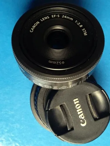 24mm lente canon abertura 2.8 stm foco silencioso, só falo no whats não falo no olx