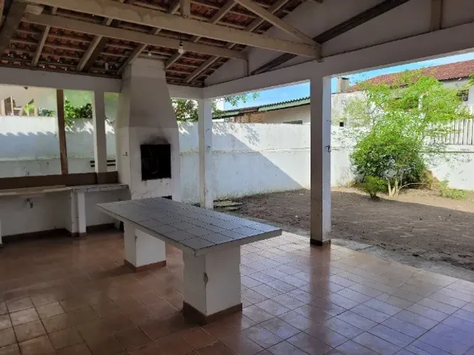 Casa 3 quartos a 200 m da praia, temporada completa (Operação Verão), Matinhos (Ipacaraí)