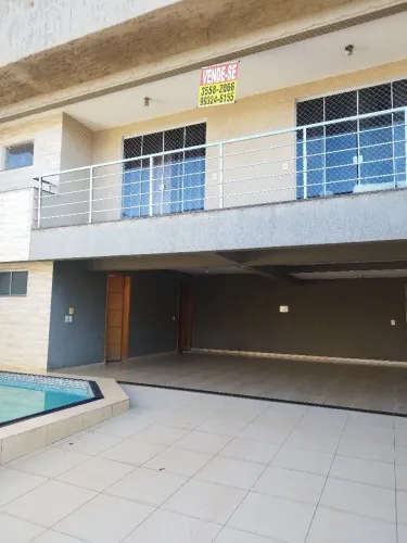 Sobrado 3 quartos+ barracão no fundo