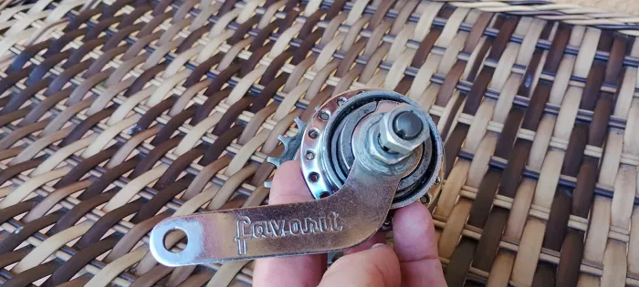 Bicicletas antigas(CUBO"""FAVORIT""" CONTRA PEDAL USADO)