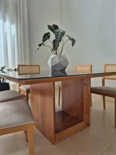 Mesa 8 lugares quadrada perfeita (nao inclui cadeira)