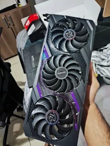 RX 7700 XT PHANTOM GAMING OC TIPLE FAN