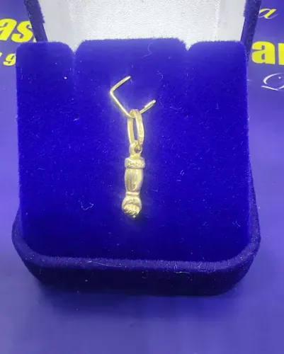 Pingente Figa Ouro 18 Kilates Peso 0.60 Grama 15 mm