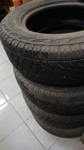 Pneu pirelli Scorpions 255 65 17 meia vida nao ta riscado cada